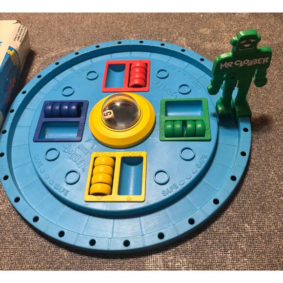 Vintage Clobber Gabriel Industries game 1976 COMPLETE - Picture 2 of 5